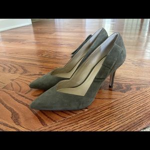 Ann Taylor bow tie pumps